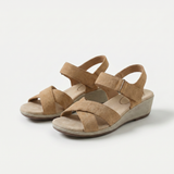 Holly – Natural warmth in gentle camel brown